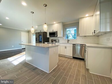 13036 Ingleside Dr, Beltsville, MD 20705 - photo 4