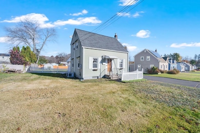 15 Pearl St, Windsor Locks, CT 06096 - photo 2