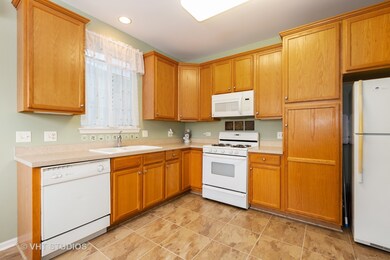 2933 Talaga Dr unit 1, Algonquin, IL 60102 - photo 3