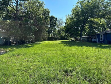 1107 N Walnut St, Cleburne, TX 76033 - photo 3