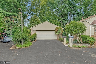 3800 Hemlock Way, Fairfax, VA 22030 - photo 2