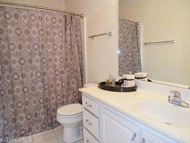 Master Bath/Spa.