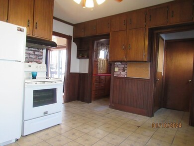 12 Claflin St, Attleboro, MA 02703 - photo 3