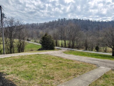5330 Long Branch Rd, Tennessee Ridge, TN 37178 - photo 3
