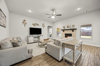 272 Lillian Ln, Waxahachie, TX 75165 - photo 4