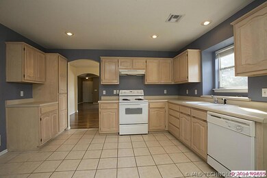 Large Kitchen offers plenty of counter space, pull