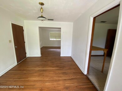 2840 Emily Ln W, Jacksonville, FL 32216 - photo 5