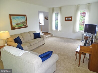 13 Wychwood Ln, Langhorne, PA 19047 - photo 4