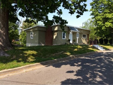 903 Country Club Dr, Johnson City, TN 37601 - photo 2