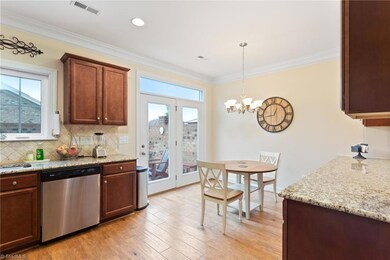 Gorgeous Kitchen with Granite Countertops and Tile Backsplash!