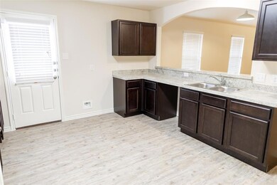 1703 Oriole St, Ennis, TX 75119 - photo 7