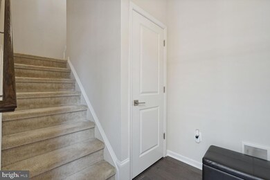 23215 Milltown Knoll Square unit 113, Ashburn, VA 20148 - photo 4