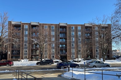 825 Pearson St unit 3D, Des Plaines, IL 60016 - photo 2