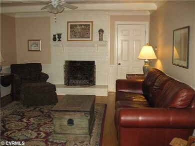 Den/Family/Great Room - Hardwood floors, fireplace