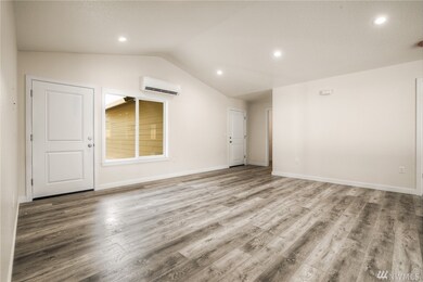 303 Oak St, Winlock, WA 98596 - photo 3