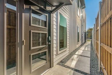 402 Parkview Ave, Dallas, TX 75223 - photo 3