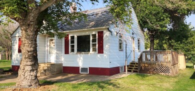 817 3rd Avenue E., New England, ND