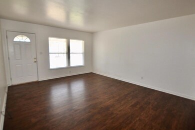 712 W Bridge St, Weatherford, TX 76086 - photo 3