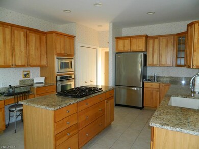 605 Burgess Cir unit 23, Aurora, OH 44202 - photo 4