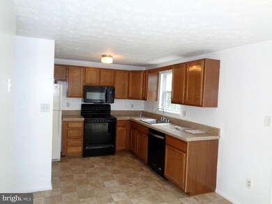 1109 Patriot Ln, Bowie, MD 20716 - photo 4