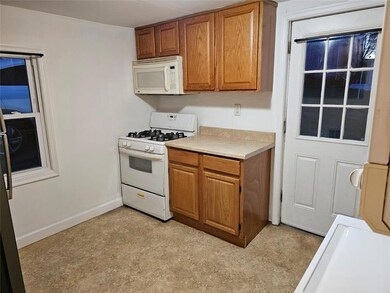 2335 N Apple St, Whitehall, PA 18052 - photo 4