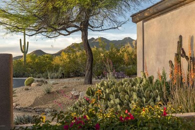 Huge Mountain Views from Courtyard