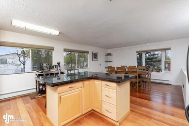 Open Kitchen/Dining