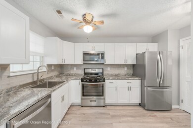 249 Tulip Ln, Freehold, NJ 07728 - photo 5