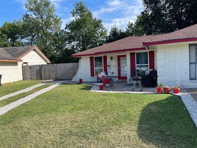 6311 King Post Dr, Houston, TX 77088 - photo 4