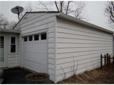 Parking Lot/Garage