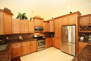 22369 Collington Dr, Boca Raton, FL 33428 - photo 4