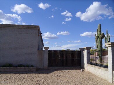 6711 E Dale Lane 015