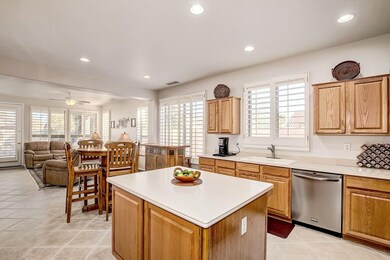 Kitchen & breakfast area opens to FR