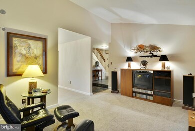 12619 Magna Carta Rd, Herndon, VA 20171 - photo 5