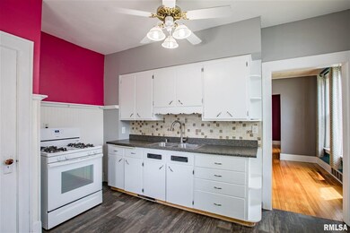 1922 Wilkes Ave, Davenport, IA 52804 - photo 6