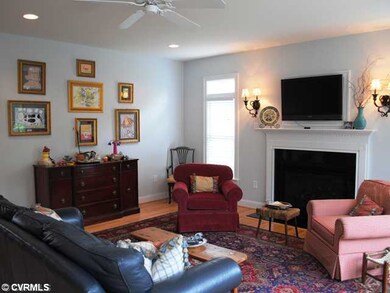 Den/Family/Great Room - Family room - open to Kitc