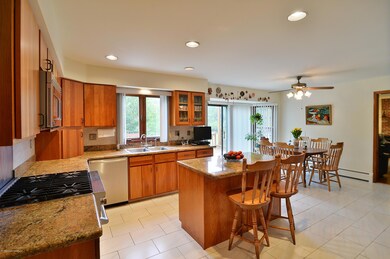 21 Edie Dr, Marlboro, NJ 07746 - photo 7