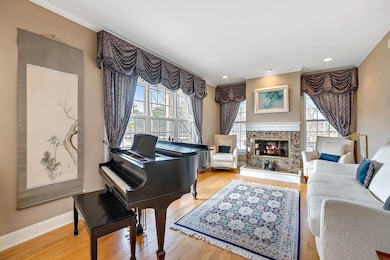 749 Elmgate Dr, Glenview, IL 60025 - photo 4