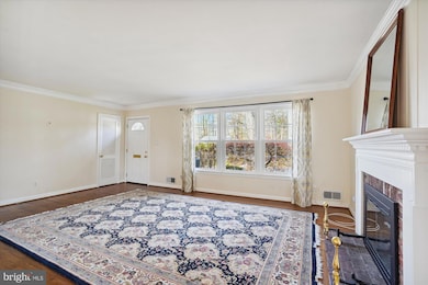 7310 Pinecastle Rd, Falls Church, VA 22043 - photo 5