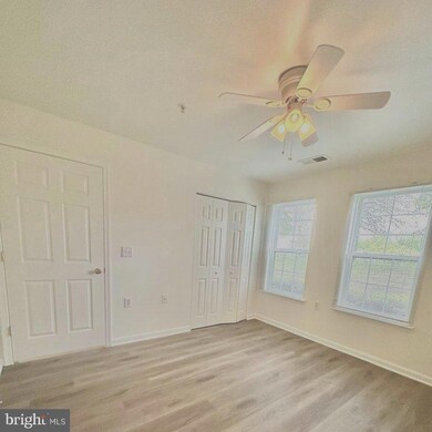 1060 Gardenview Loop unit 102, Woodbridge, VA 22191 - photo 2
