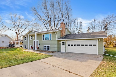 348 W 3 1/2 St, Waconia, MN 55387 - photo 2