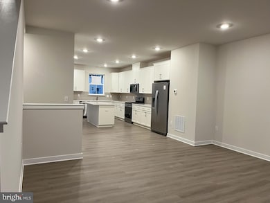 17 E Front St, Bridgeport, PA 19405 - photo 3