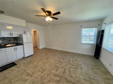 2305 Monroe St unit 6, Hollywood, FL 33020 - photo 5
