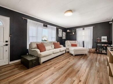 Living room (2)