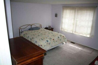 423 Musket Dr, Morrisville, PA 19067 - photo 7