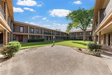 1214 Baylor Ave unit 110, Waco, TX 76706 - photo 2