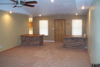 Viewing Foyer