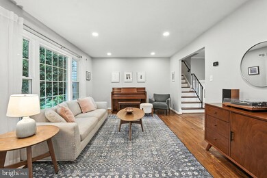 9307 Winbourne Rd, Burke, VA 22015 - photo 7