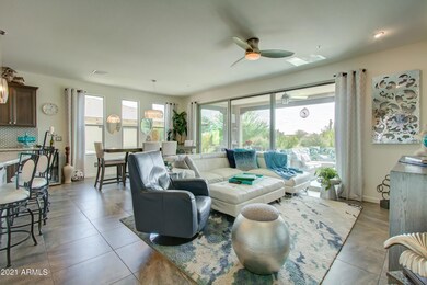 004_Living Room