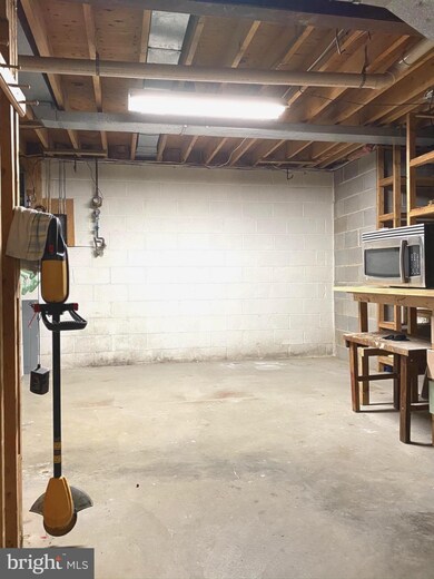 2257 Chapel Valley Ln, Lutherville Timonium, MD 21093 - photo 4